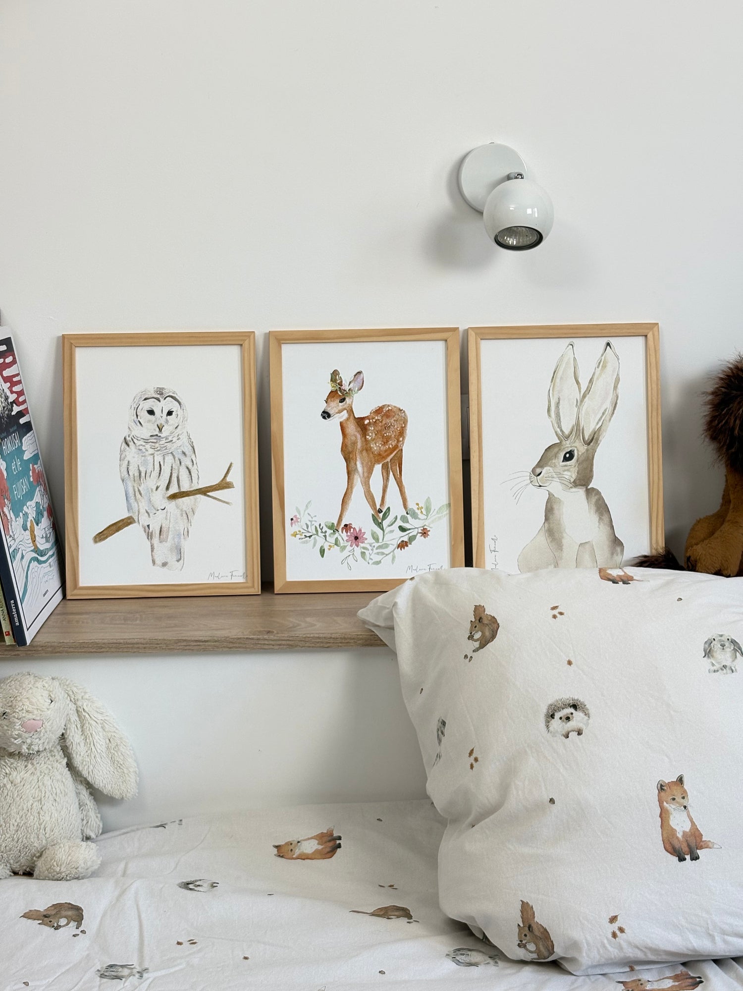 Illustration enfant à l'aquarelle pour un thème foret avec le lapin, la biche et la chouette