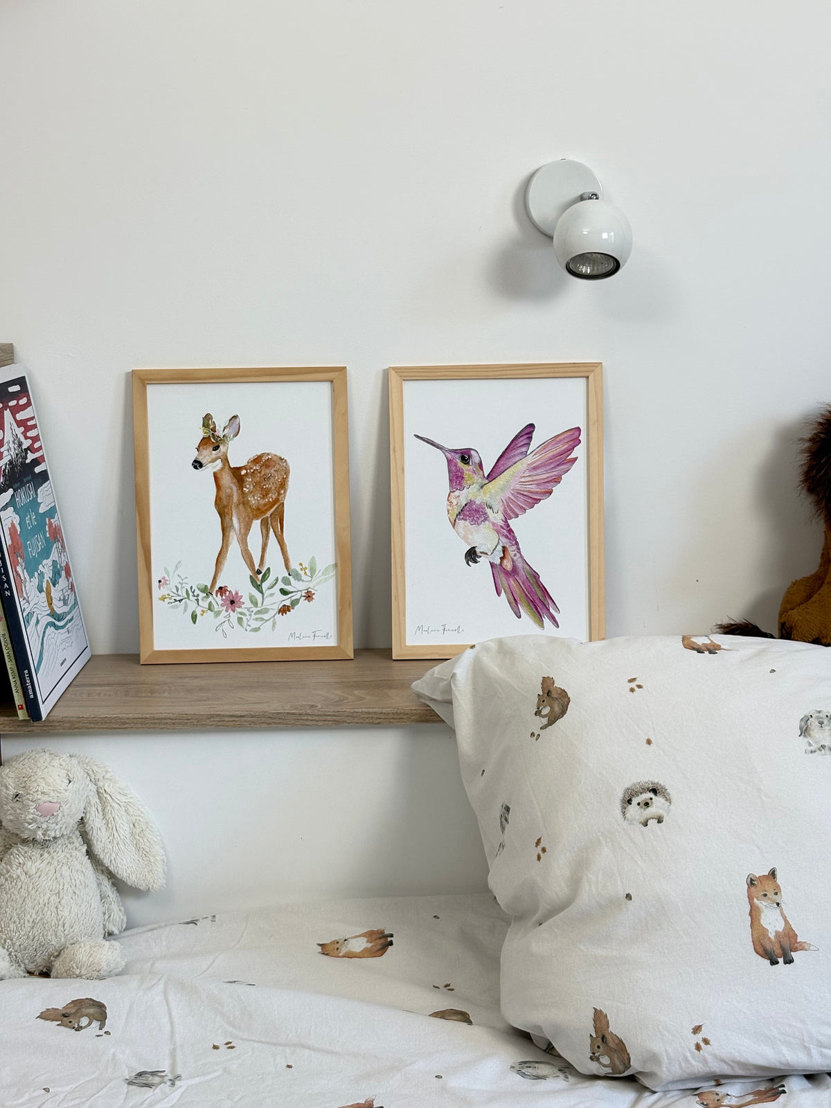 Poster biche fleurs et colibri rose pour décorer chambre enfant fille