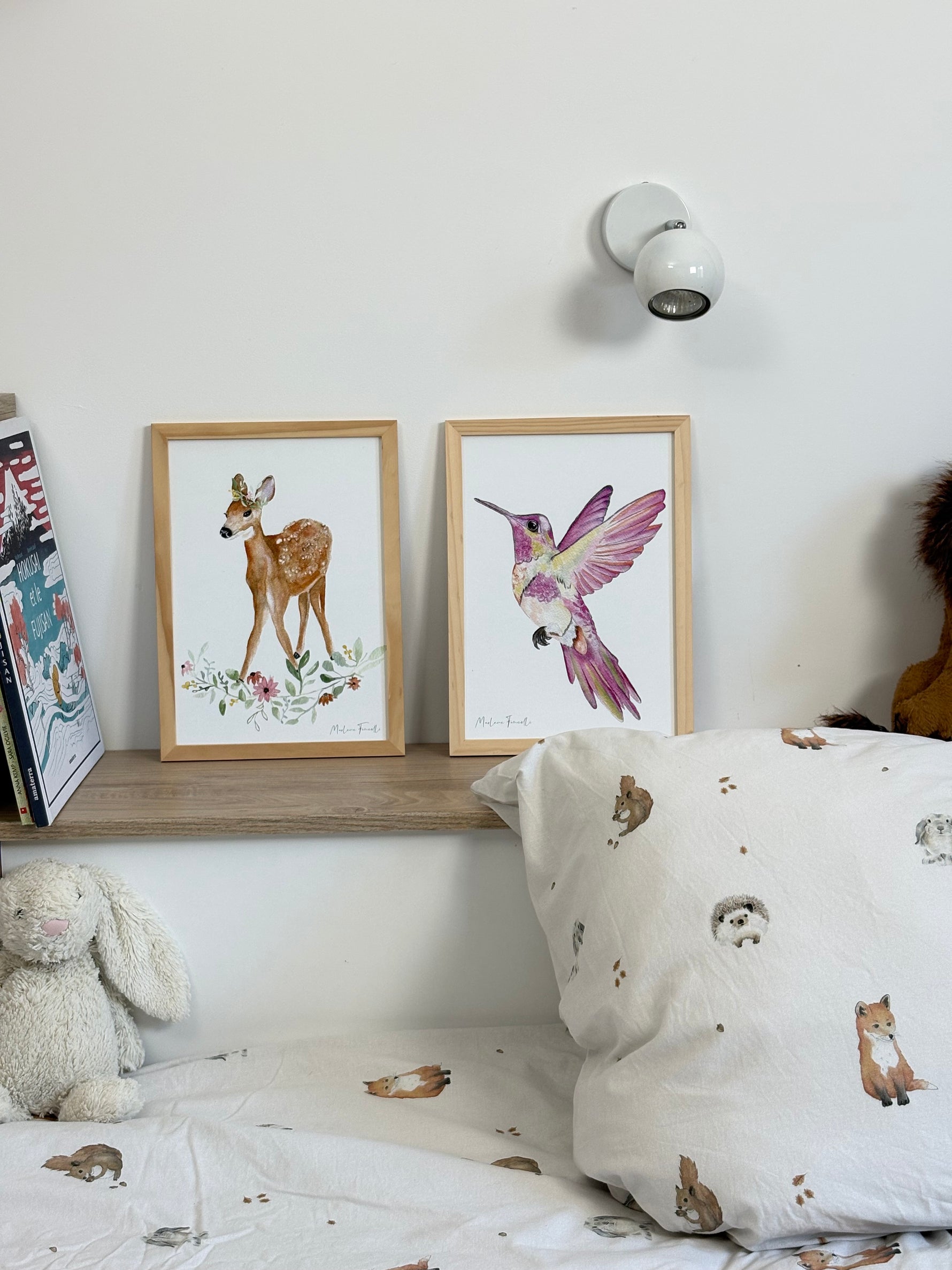 Poster biche fleurs et colibri rose pour décorer chambre enfant fille