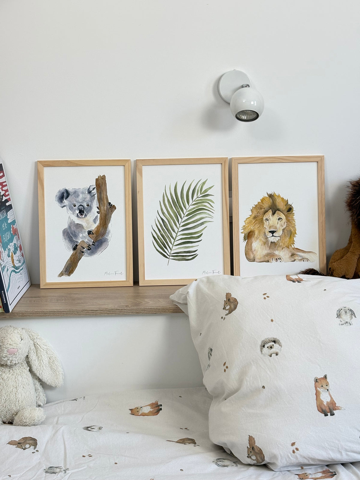 Poster chambre enfant pour une décoration sur le thème de la savane : lion, feuille palme, koala