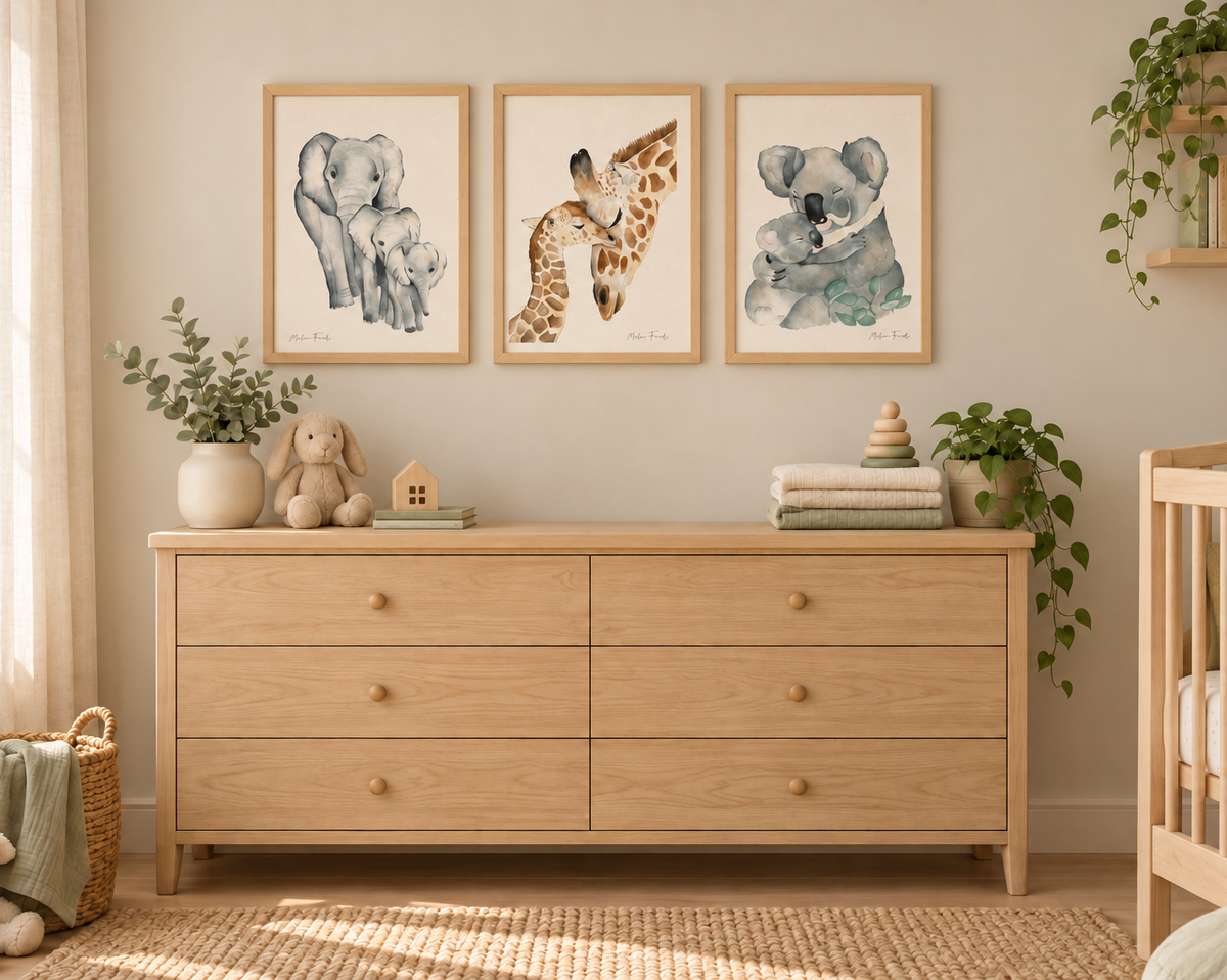 Illustration jungle koala, éléphant et girafe pour chambre bébé et enfant