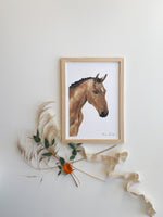 Cadre illustration aquarelle enfant d’un cheval idéal pour décorer une chambre d’enfant ou pour les fans Cadre illustration aquarelle enfant d’un cheval idéal pour décorer une chambre d’enfant ou pour un fan d’équitation 