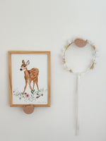 Cadre biche avec fleurs pour décoration chambre fille
