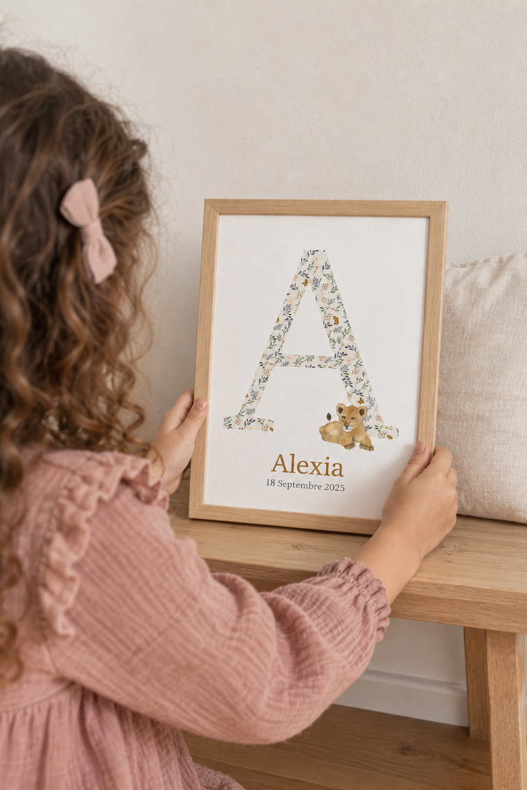 Affiche aquarelle personnalisée avec la lettre, le prénom et la date de naissance de l'enfant pour une décoration chambre savane