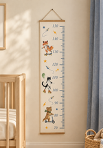 toise  murale enfant illustrée  à l'aquarelle pour une décoration chambre bébé  garcon bleu