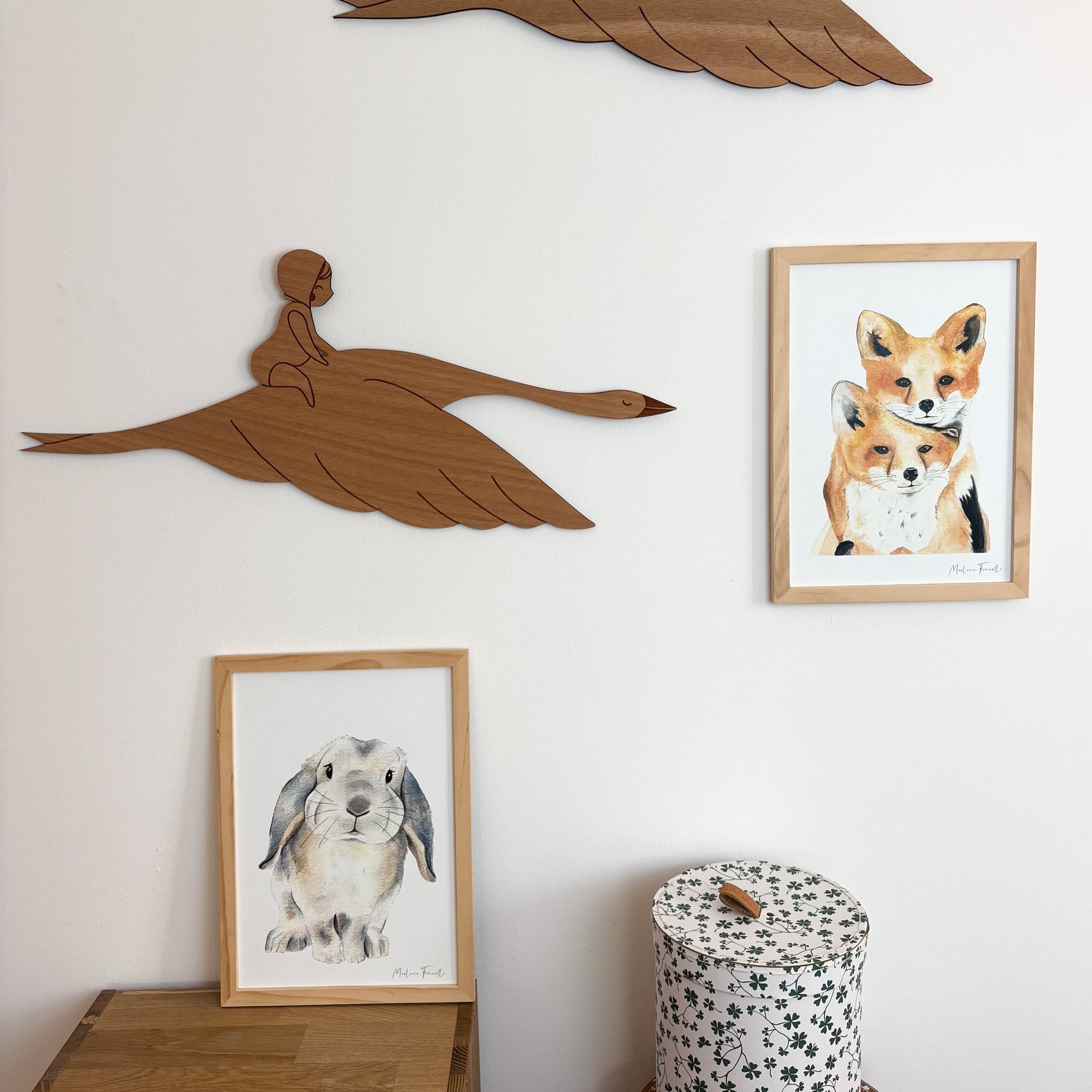 Poster aquarelle pour décoration chambre d'enfant dans une ambiance foret avec un petit lapin bélier et des renrardeaux