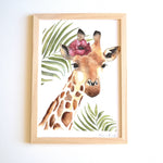 Girafe portrait avec fleur et feuilles de palmes à l’aquarelle