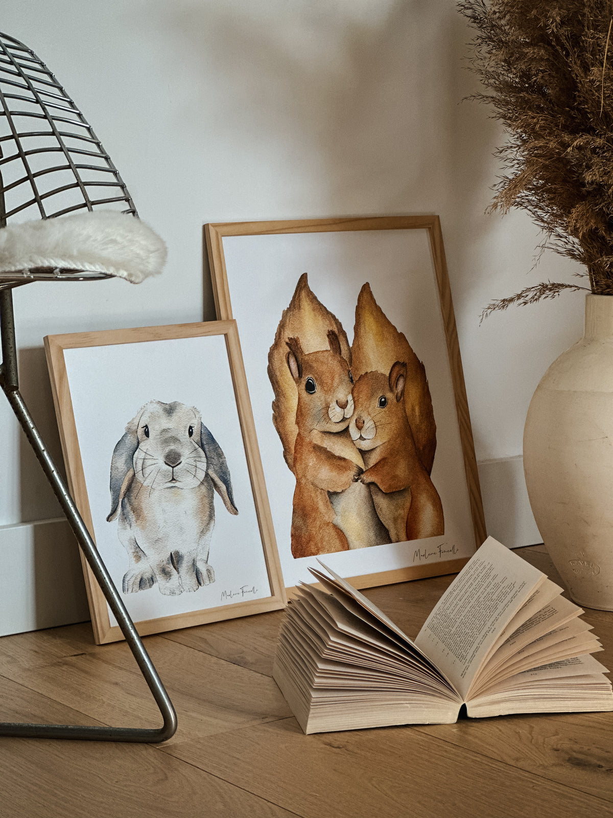 Illustration lapin bélier  et famille écureuil aquarelle douce pour enfant