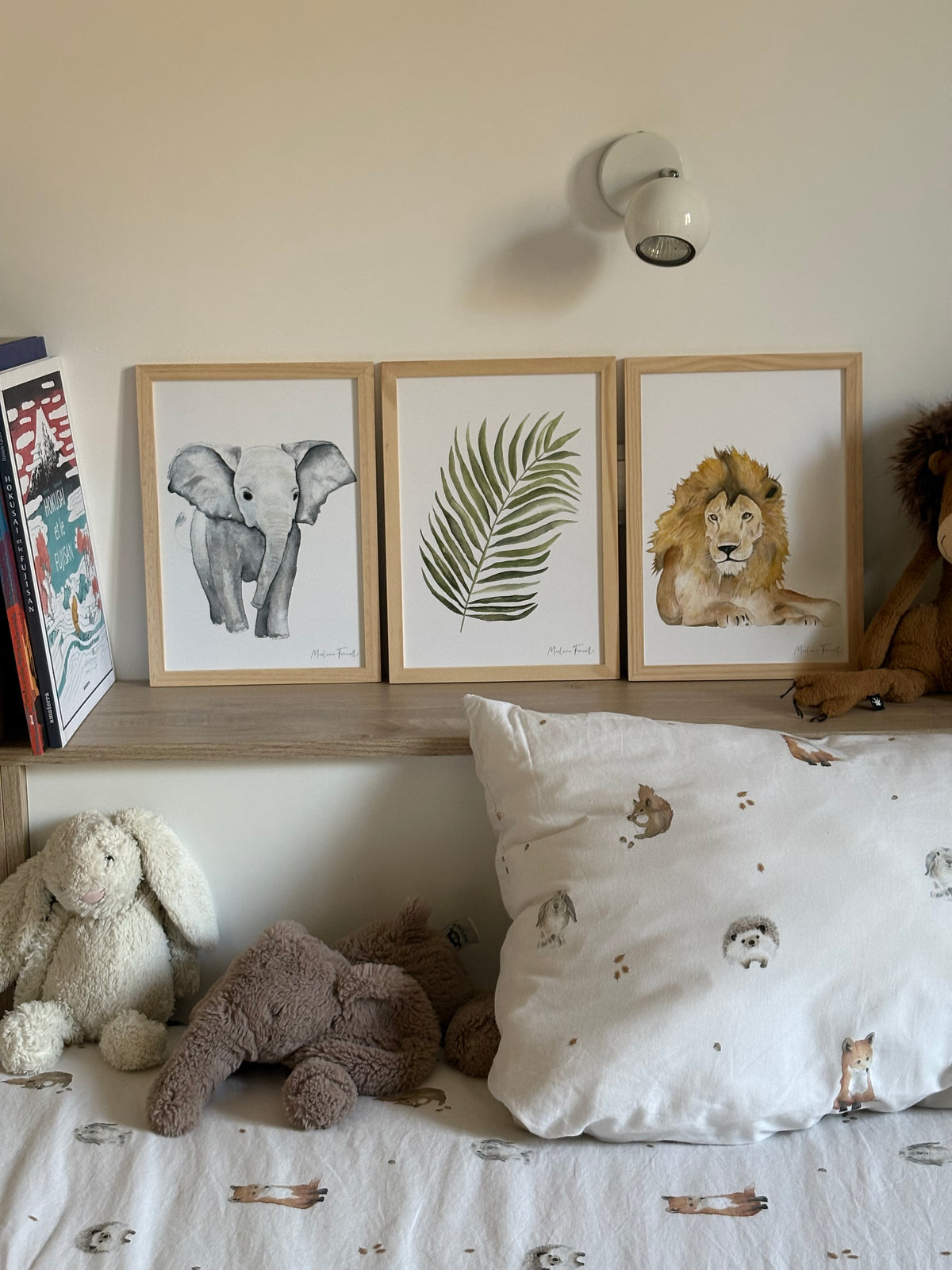 Illustration lion  & éléphant aquarelle douce pour enfant