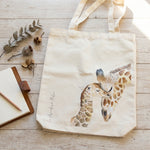 Sac réutilisable avec illustration aquarelle d'une famille girafe dans un univers tendre et naturel