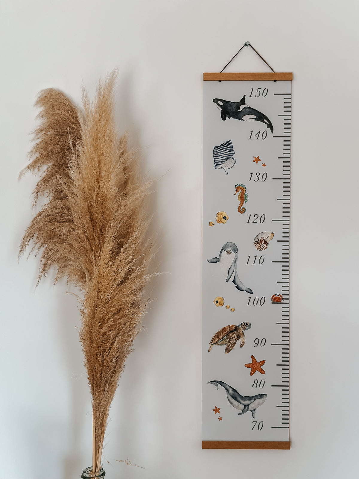 toise enfant aquarelle mer pour chambre bébé avec illustration d’animaux marins et décoration murale douce thème océan